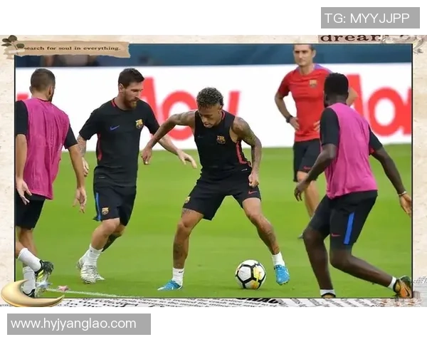 足球明星展现完美身材的精彩图片合集与健身秘诀分享